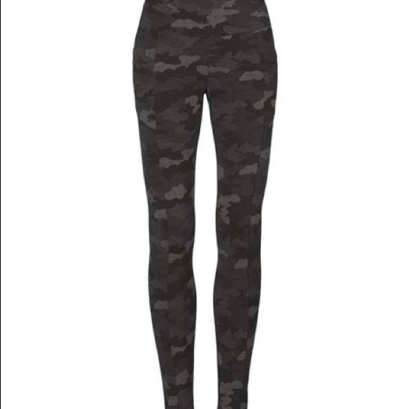 Cabi ATC Gray Camo Side-Seam  Pocket Leggings - active wear - Picture 2 of 5